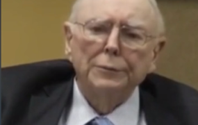 芒格建仓浮亏超45% 巴菲特搭档再“抄底 ”